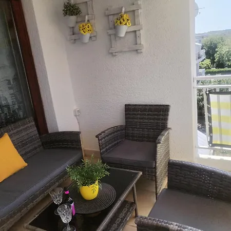 Luka Apartment *